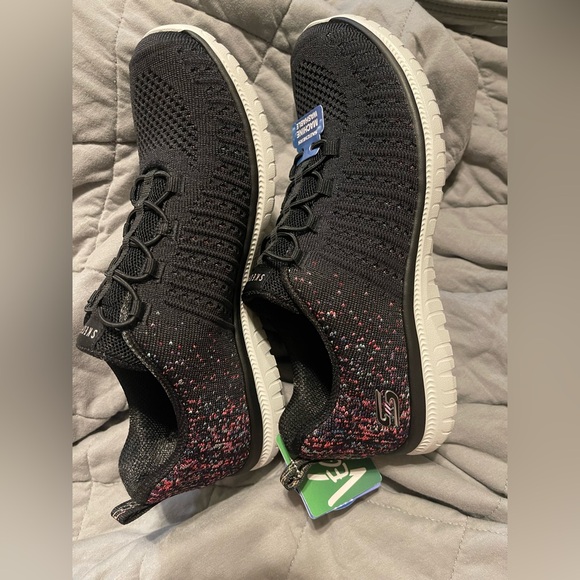 Skechers Women's Black and Pink Knit Sneakers - Picture 6 of 16